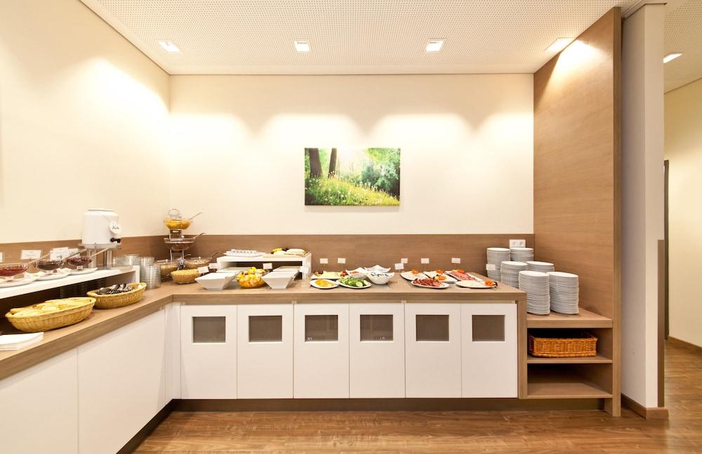 Garner Hotel Berlin - Charlottenburg, An Ihg Hotel Ngoại thất bức ảnh